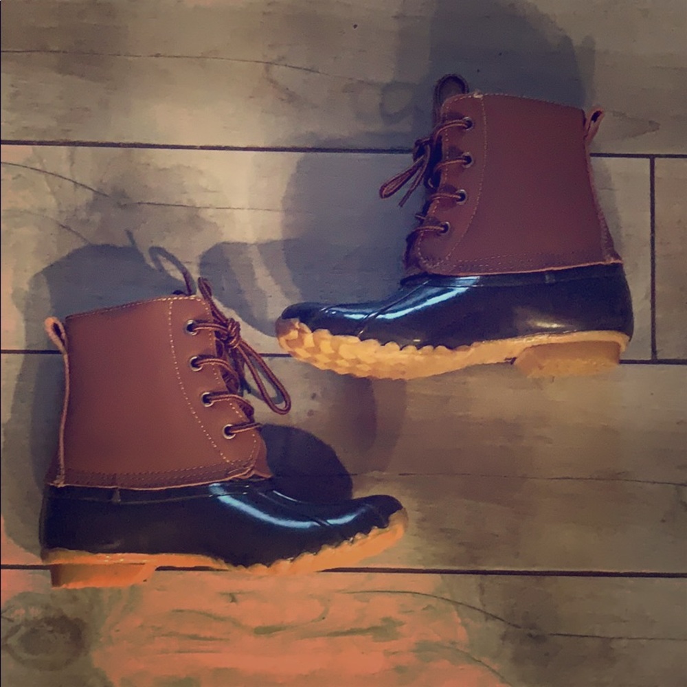Brand new rain boot/duck boot